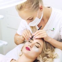 Russian-Eyelashes-Extention-Expert-Naturopathy-Touch-scaled